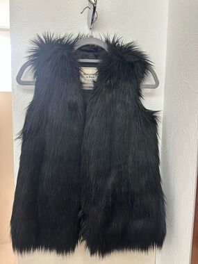 Abercrombie & Fitch Black Faux Fur Vest